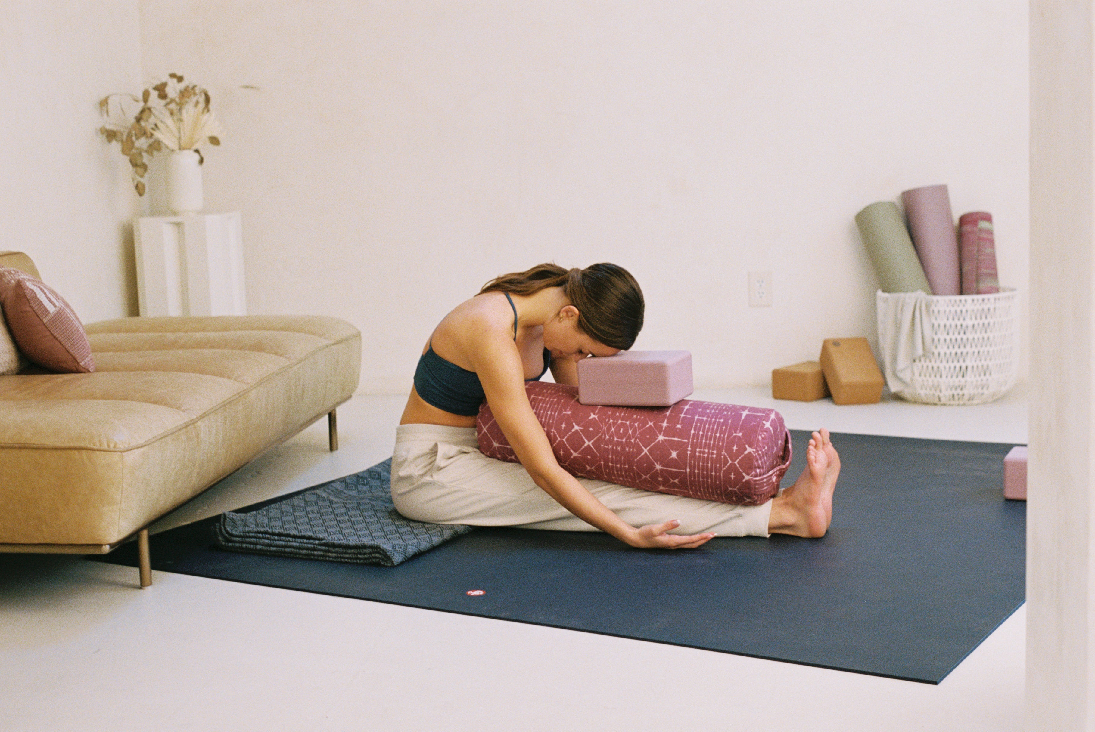 Rectangular, Lean or Round - Which yoga bolster is right for you? – Manduka