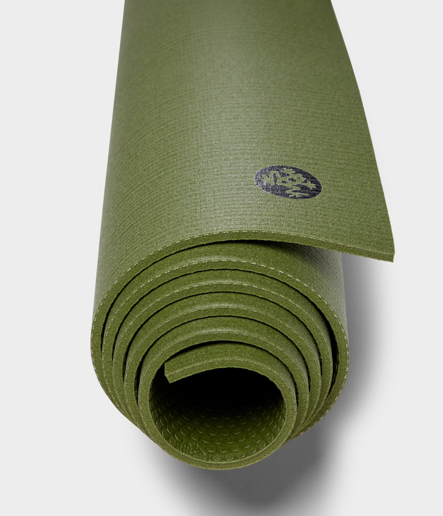  Manduka Pro Yoga Mat Black Mat PRO Extra Long : Sports &  Outdoors