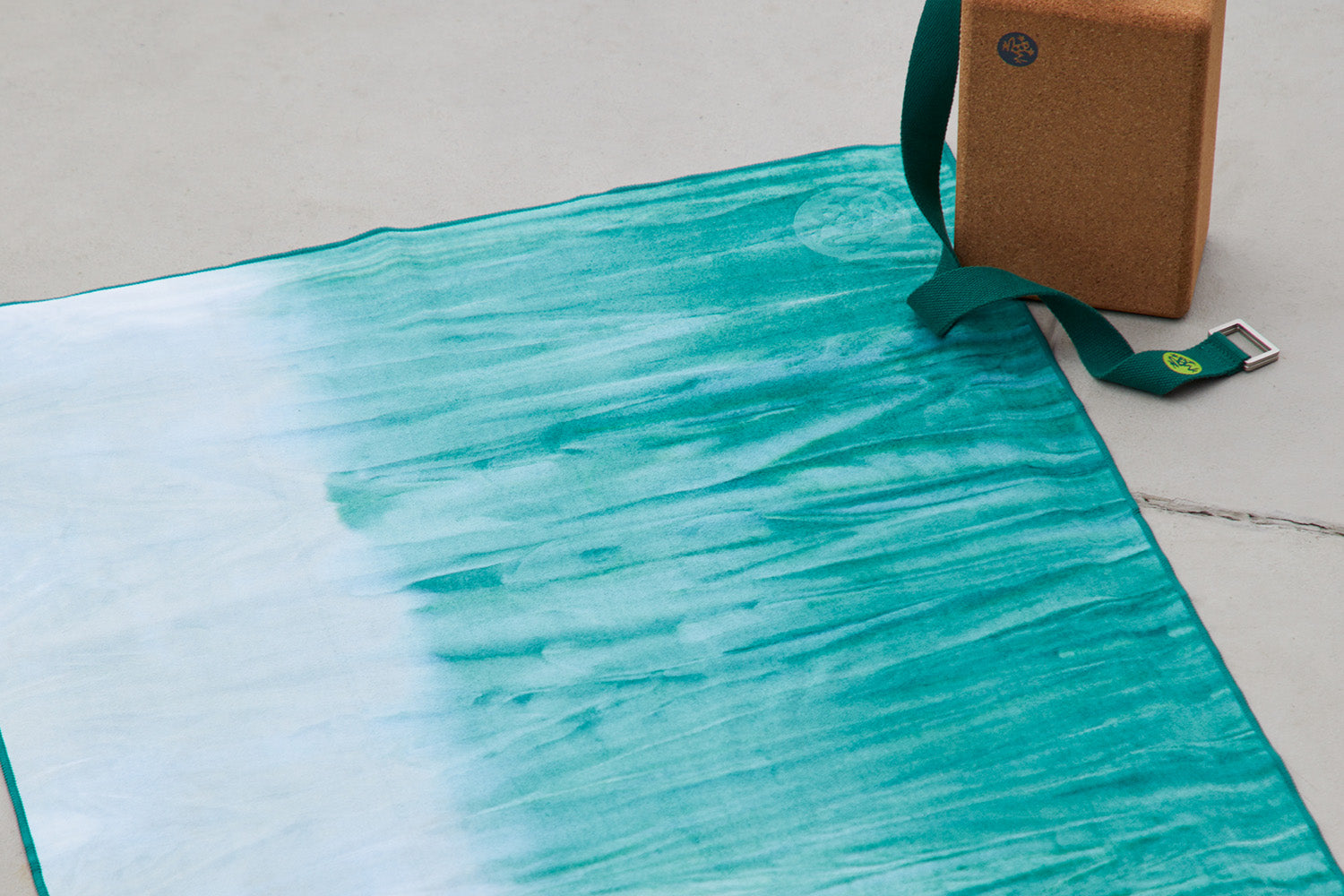 Manduka eQua Towel Provides Amazing Non-slip Yoga Surface – Daily